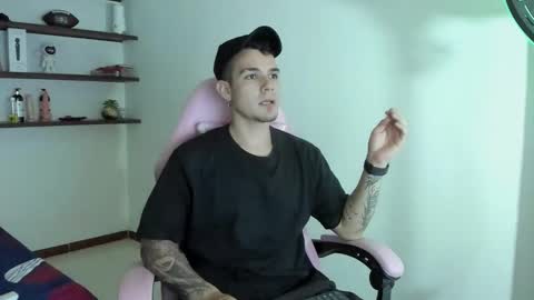 booyhott_ online show from 12/17/25, 07:42