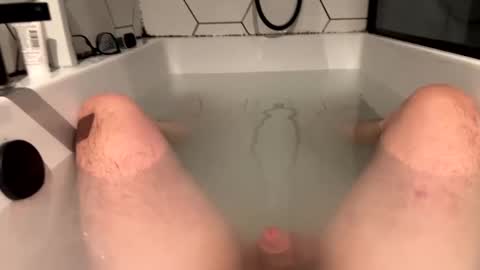 Snapshot of boredbassist78 chatting on 01/02/25, 08:24 boredbassist78 online show from 01/02/25, 08:24