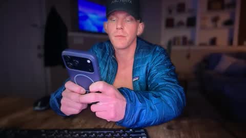 boredstud993102 online show from 04/20/26, 04:26