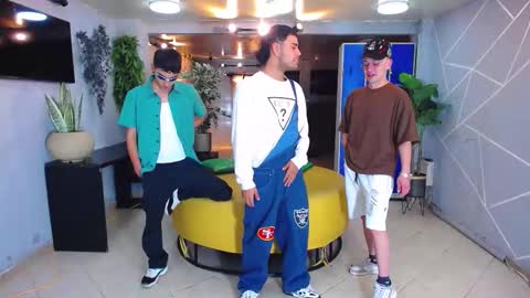 THOMAS AND DAMIAND online show from 10/11/25, 04:33