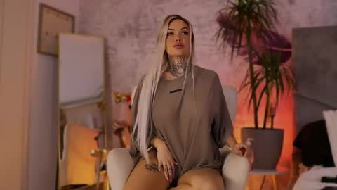 BriannaXmoon online show from 02/14/26, 06:37