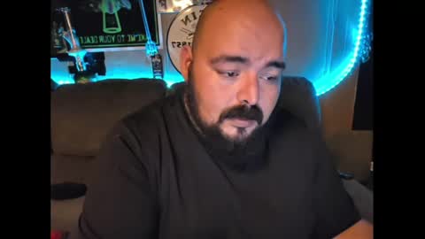 Snapshot of bossdeuce420 chatting on 04/18/26, 02:37 bossdeuce420 online show from 04/18/26, 02:37