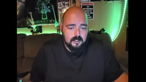 Snapshot of bossdeuce420 chatting on 04/21/26, 01:53 bossdeuce420 online show from 04/21/26, 01:53