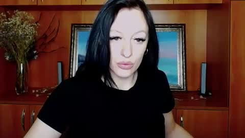 Lara online show from 01/10/26, 01:35