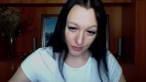 Lara online show from 01/12/26, 01:05