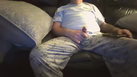 bostonguy1969 online show from 12/30/24, 03:03