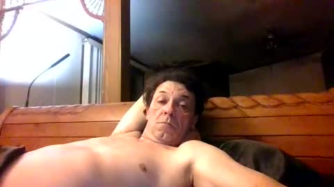 Snapshot of bottomcdforoldersc chatting on 02/05/25, 11:23 James online show from 02/05/25, 11:23