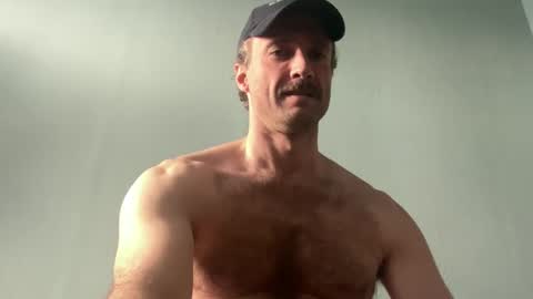 bottommanbln online show from 10/25/25, 10:23