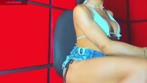 bouncing_bunnyxxx69 online show from 12/21/25, 04:08