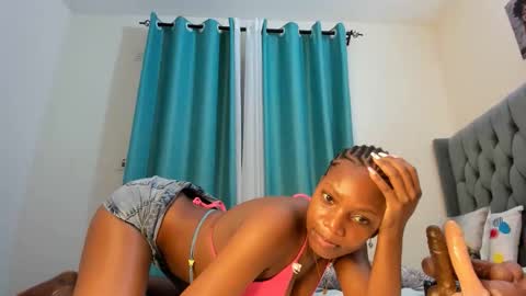 bouncy_booty677 online show from 10/22/25, 08:19