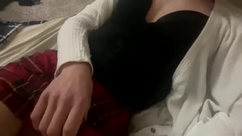 Snapshot of bouttabitch chatting on 02/07/25, 06:24 Lilli online show from 02/07/25, 06:24