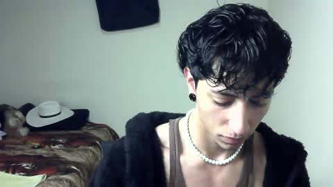 Boy Astro online show from 12/27/24, 12:01