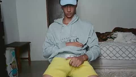 boy_horny_dirty online show from 09/19/25, 04:14