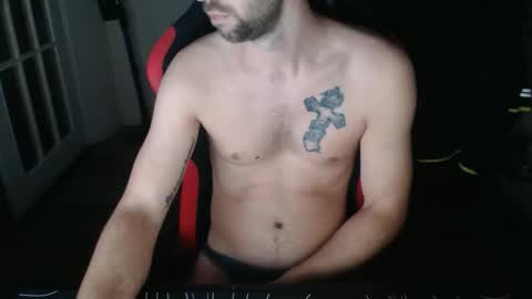 boy_t0y89 online show from 12/18/25, 06:14