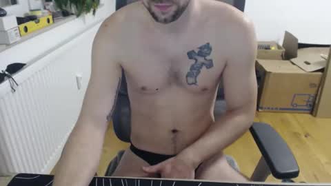 boy_t0y89 online show from 02/09/26, 06:17