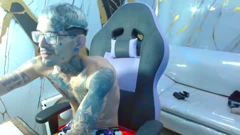 boy_tatto77 online show from 02/11/26, 06:46