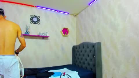 boy_tatto77 online show from 02/19/26, 06:48