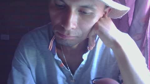 Snapshot of boycumlatino21 chatting on 05/14/26, 06:04 Boy online show from 05/14/26, 06:04