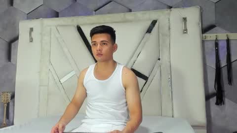 boyhot_mio online show from 02/10/26, 02:37