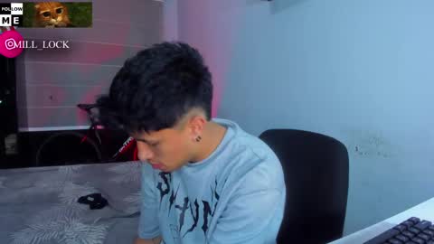 Snapshot of boylatin_777 chatting on 12/17/24, 02:33 miguel  online show from 12/17/24, 02:33