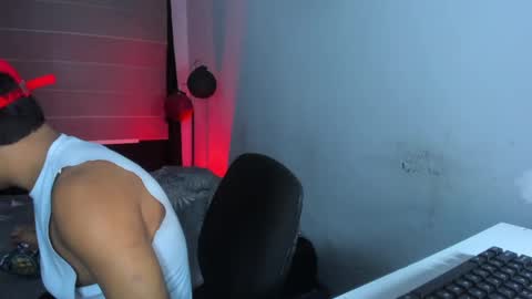 Snapshot of boylatin_777 chatting on 12/21/24, 06:30 miguel  online show from 12/21/24, 06:30