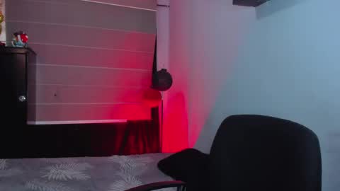 Snapshot of boylatin_777 chatting on 01/05/25, 02:52 miguel  online show from 01/05/25, 02:52