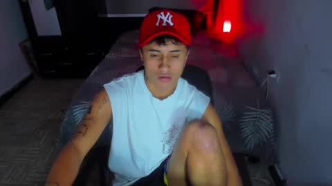 Snapshot of boylatin_777 chatting on 01/07/25, 09:18 miguel  online show from 01/07/25, 09:18