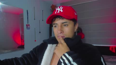 Snapshot of boylatin_777 chatting on 01/10/25, 07:14 miguel  online show from 01/10/25, 07:14