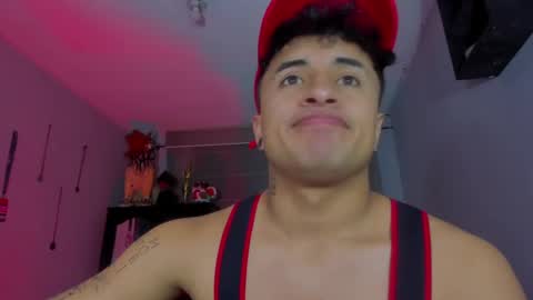 Snapshot of boylatin_777 chatting on 01/17/25, 05:21 miguel  online show from 01/17/25, 05:21