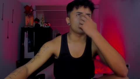 Snapshot of boylatin_777 chatting on 01/23/25, 11:48 miguel  online show from 01/23/25, 11:48