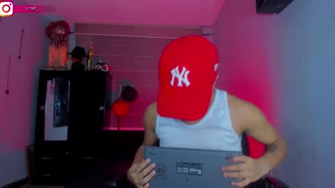 Snapshot of boylatin_777 chatting on 01/29/25, 03:33 miguel  online show from 01/29/25, 03:33