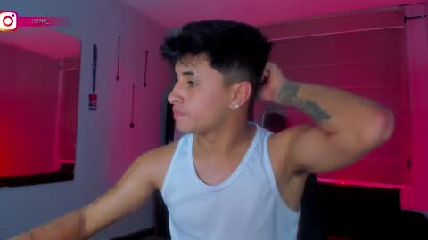 Snapshot of boylatin_777 chatting on 01/29/25, 06:43 miguel  online show from 01/29/25, 06:43