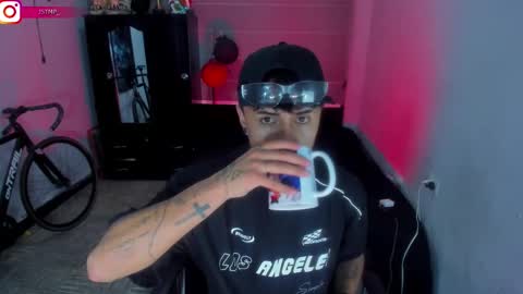 Snapshot of boylatin_777 chatting on 01/31/25, 03:09 miguel  online show from 01/31/25, 03:09