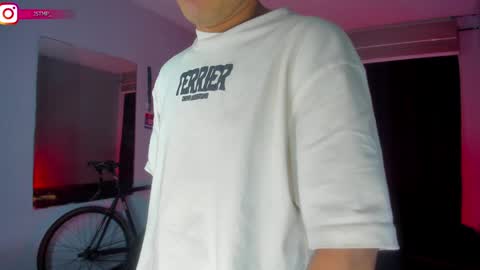 Snapshot of boylatin_777 chatting on 02/08/25, 06:01 miguel  online show from 02/08/25, 06:01