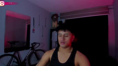 Snapshot of boylatin_777 chatting on 02/11/25, 04:22 miguel  online show from 02/11/25, 04:22