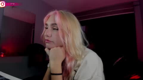 Snapshot of boylatin_777 chatting on 02/20/25, 05:01 miguel  online show from 02/20/25, 05:01