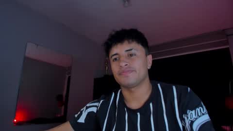 Snapshot of boylatin_777 chatting on 03/11/25, 06:32 miguel  online show from 03/11/25, 06:32