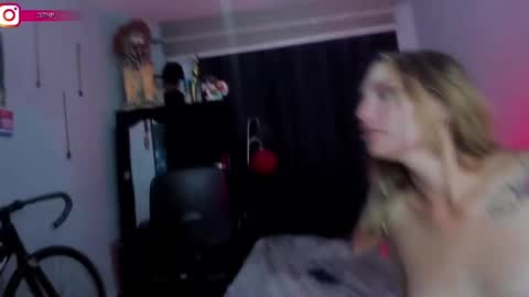 Snapshot of boylatin_777 chatting on 03/12/25, 07:59 miguel  online show from 03/12/25, 07:59