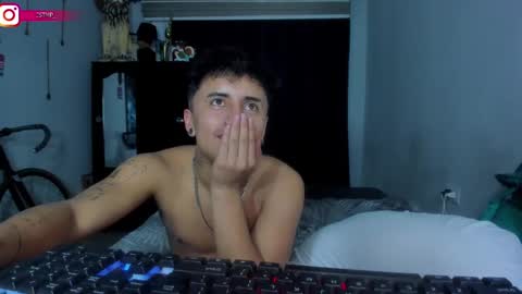 Snapshot of boylatin_777 chatting on 03/12/25, 11:01 miguel  online show from 03/12/25, 11:01