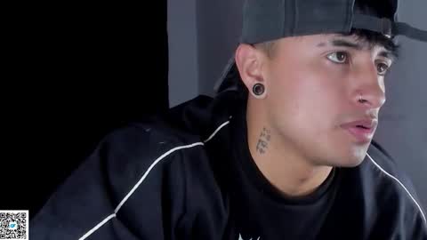 Snapshot of boylatin_777 chatting on 09/15/25, 04:12 miguel  online show from 09/15/25, 04:12