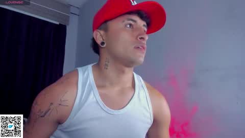 Snapshot of boylatin_777 chatting on 09/17/25, 04:58 miguel  online show from 09/17/25, 04:58