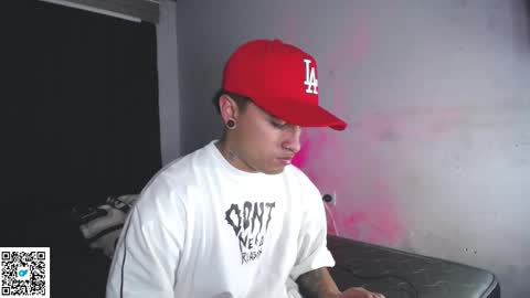 Snapshot of boylatin_777 chatting on 09/18/25, 06:26 miguel  online show from 09/18/25, 06:26