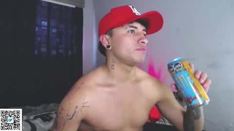 Snapshot of boylatin_777 chatting on 09/19/25, 01:23 miguel  online show from 09/19/25, 01:23