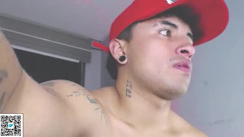 Snapshot of boylatin_777 chatting on 09/24/25, 04:49 miguel  online show from 09/24/25, 04:49