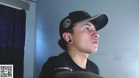 Snapshot of boylatin_777 chatting on 09/28/25, 12:32 miguel  online show from 09/28/25, 12:32