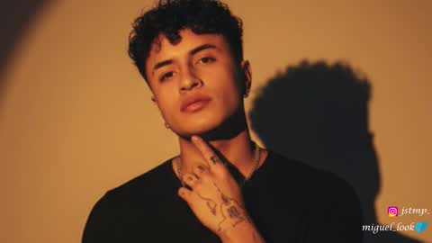 Snapshot of boylatin_777 chatting on 10/11/25, 06:39 miguel  online show from 10/11/25, 06:39