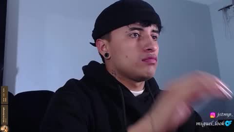 Snapshot of boylatin_777 chatting on 10/12/25, 11:42 miguel  online show from 10/12/25, 11:42