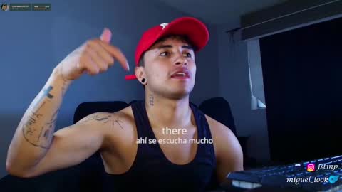 Snapshot of boylatin_777 chatting on 10/14/25, 11:11 miguel  online show from 10/14/25, 11:11