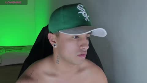 Snapshot of boylatin_777 chatting on 05/10/26, 10:26 miguel online show from 05/10/26, 10:26