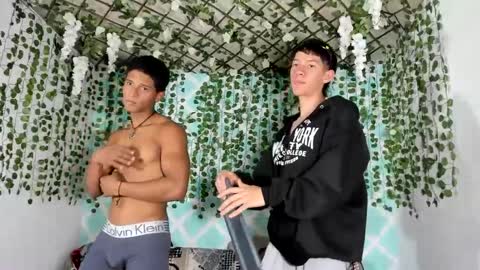 Snapshot of boys4hot_777 chatting on 03/04/25, 09:43 boys4hot_777 online show from 03/04/25, 09:43